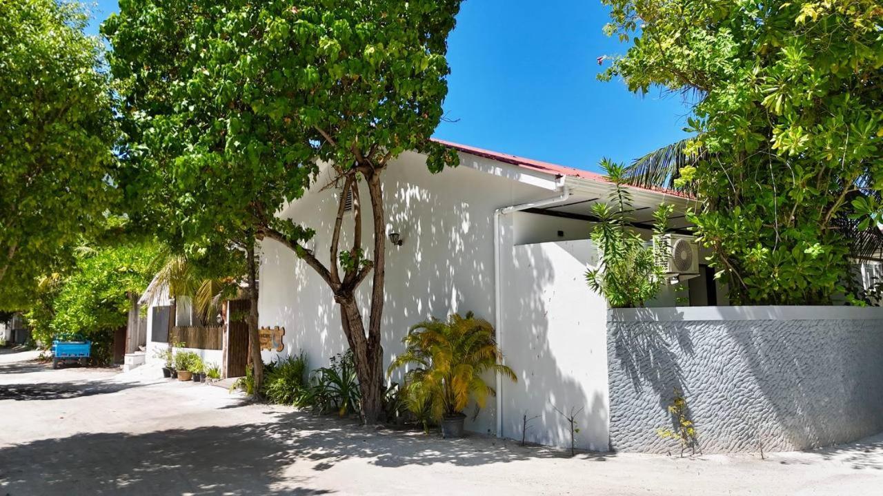 Seascape Retreats Dhigurah Hotel Dhigurah  Exterior photo
